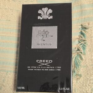 Creed Aventus Black and Silver Packaging
